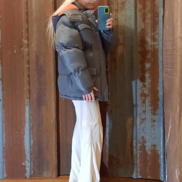 Vintage Style Heavy-duty Arizona Puffer Coat With Removable Sleeves and Hood - Picture 10 of 14